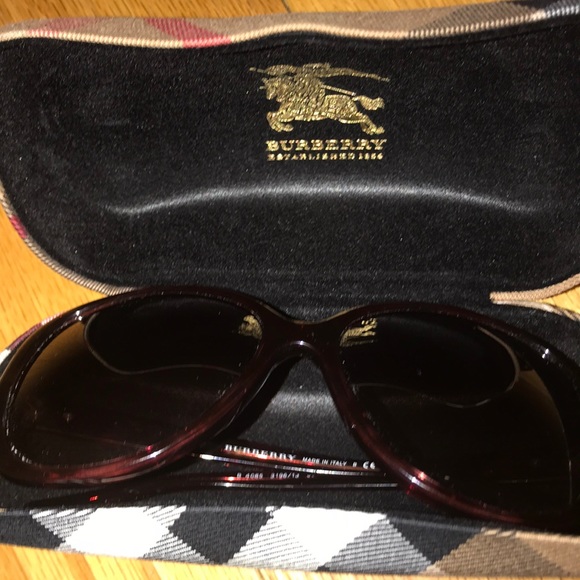 Burberry berry colored sunglasses - Picture 5 of 6
